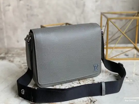 Cheap LOUIS PM VUITTON DISTRICT 0618